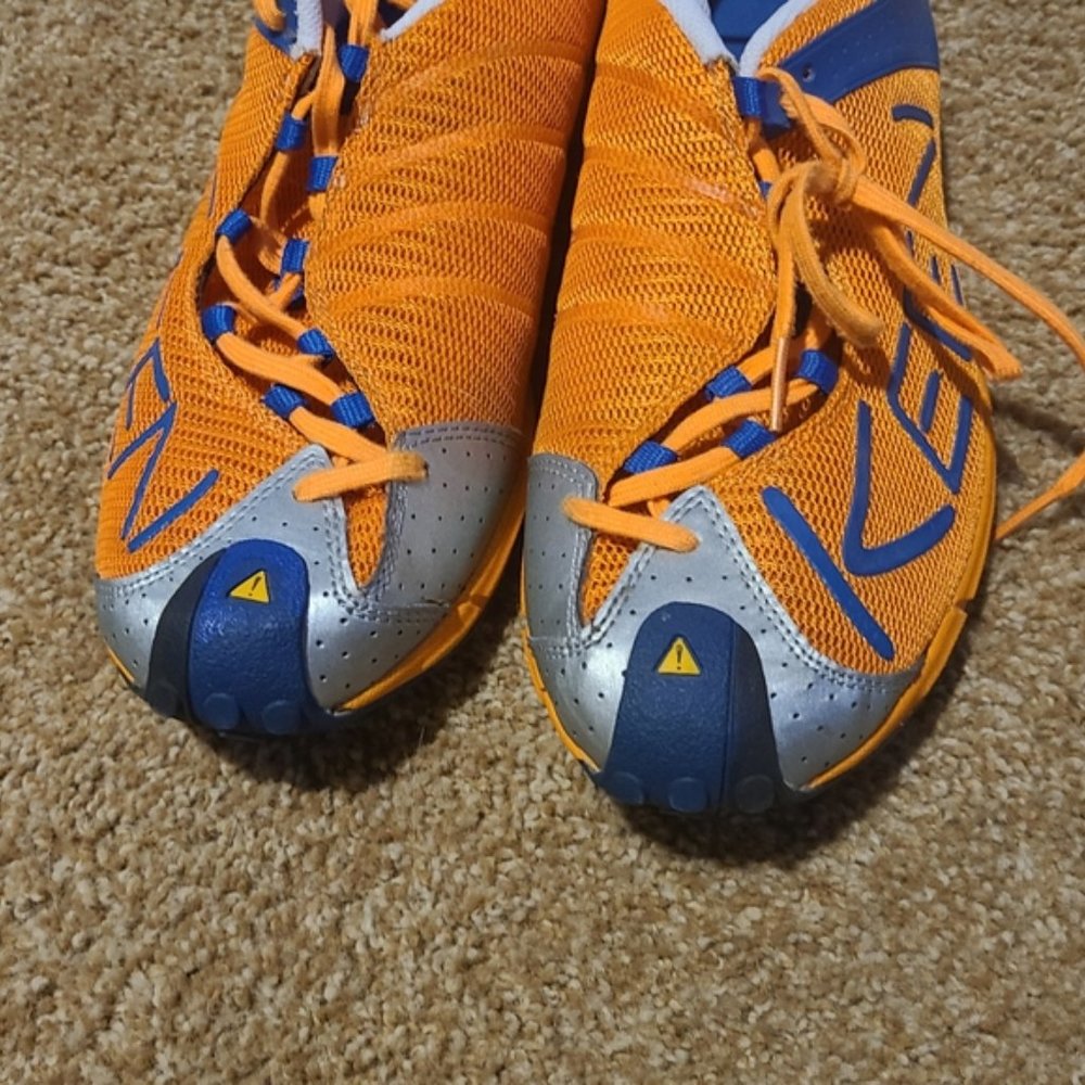 Keen Yellow Men one of a kind style shoes